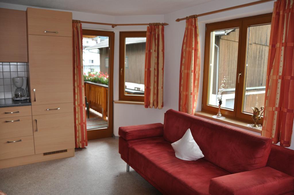 Hotel Ehstandhof Uderns Habitación foto
